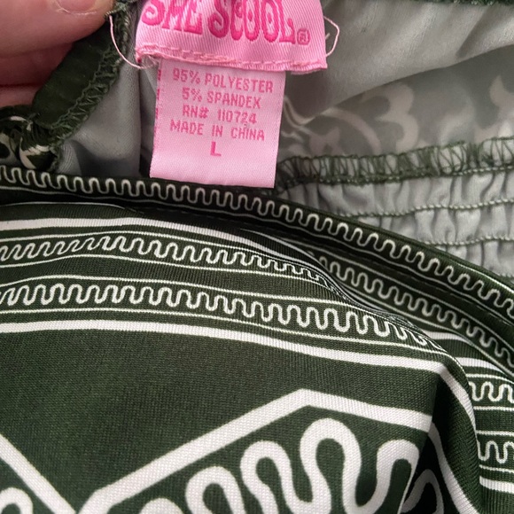 Hunter green sundress with white design - Picture 4 of 4